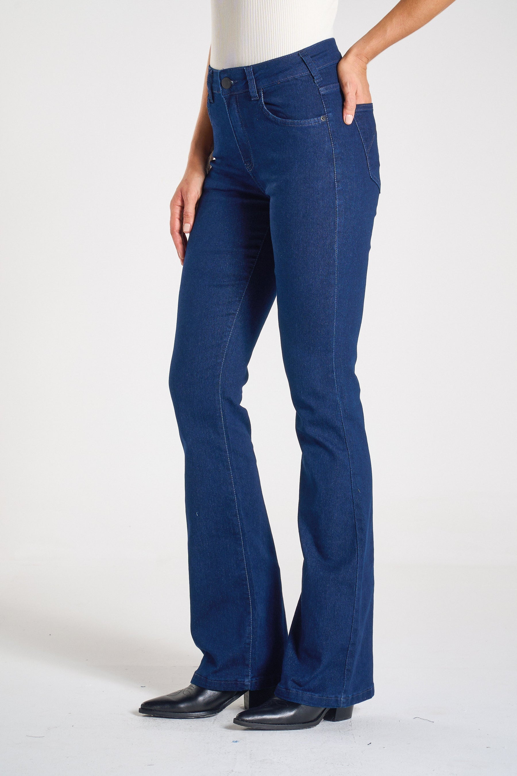 CALÇA JEANS BOOT AMACIADO