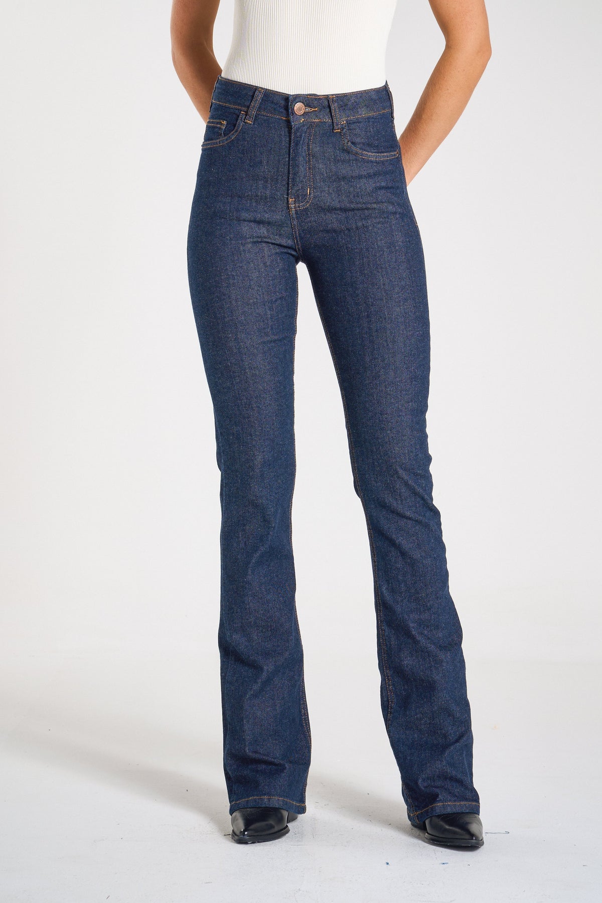 CALÇA JEANS BOOT AMACIADO
