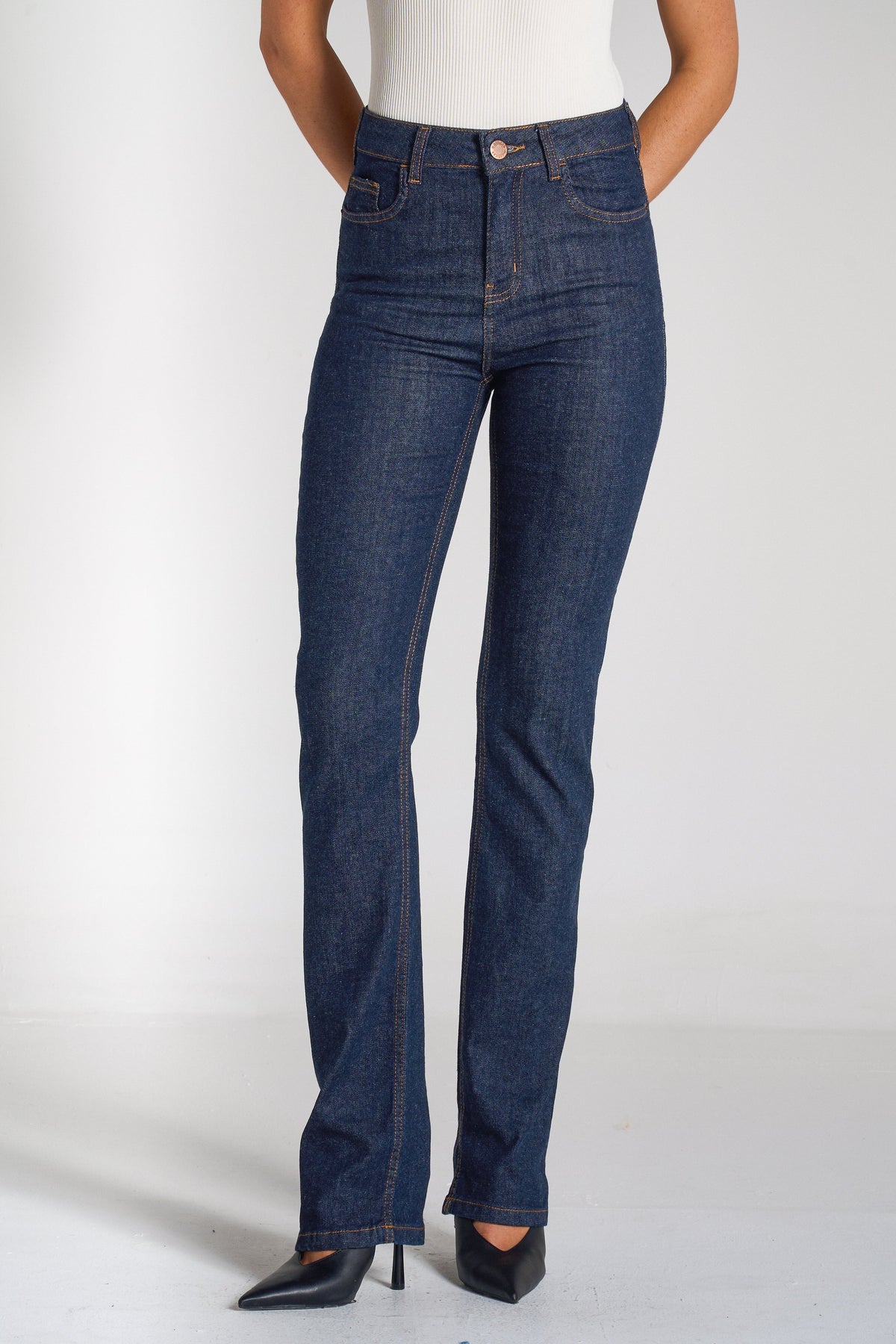 CALÇA JEANS RETA AMACIADO