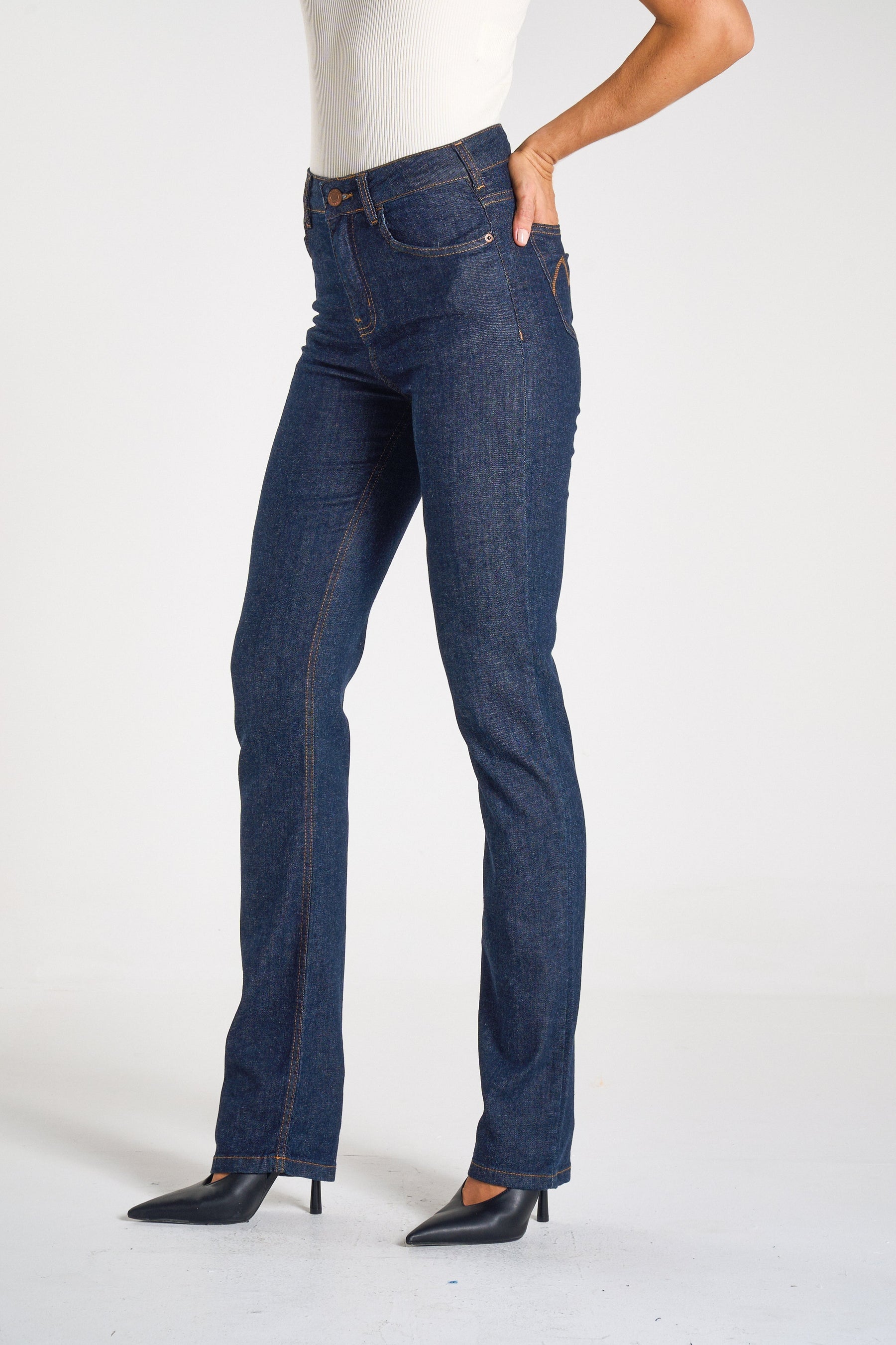 CALÇA JEANS RETA AMACIADO