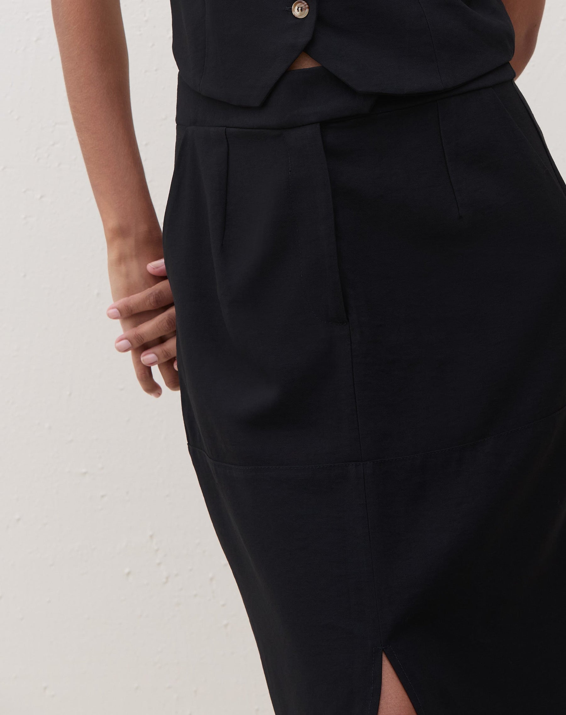 SAIA MIDI COM FENDA FRONTAL ALFAIATARIA