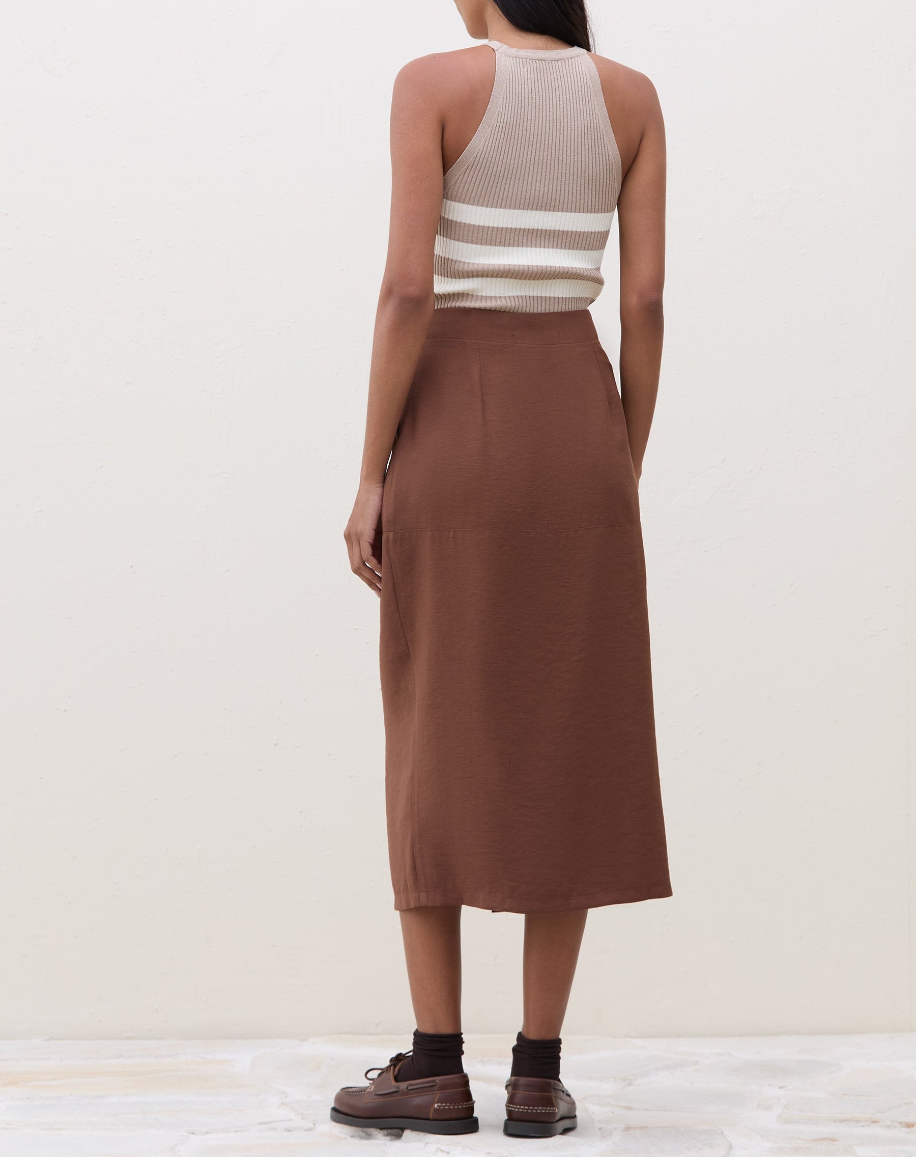 Saia Midi com Fenda Frontal Alfaiataria