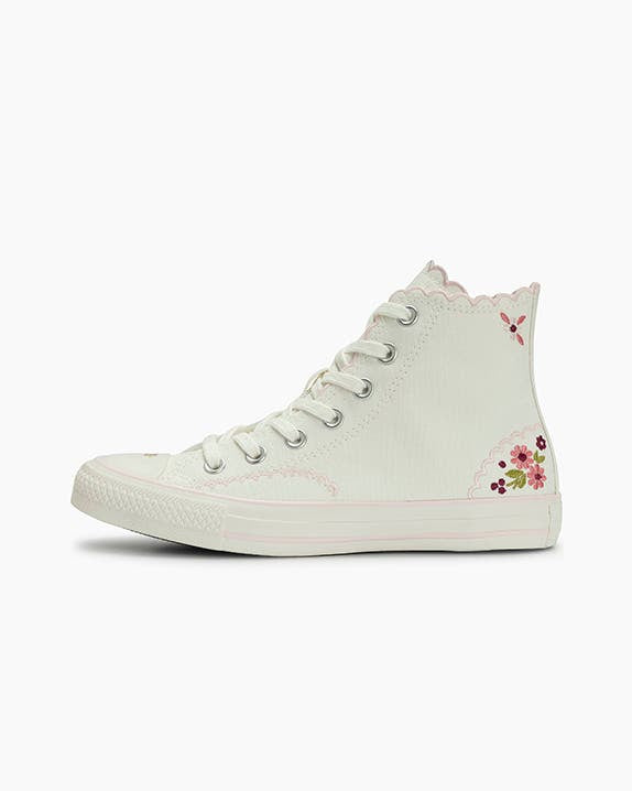 Tênis Cano Alto Bordado Floral