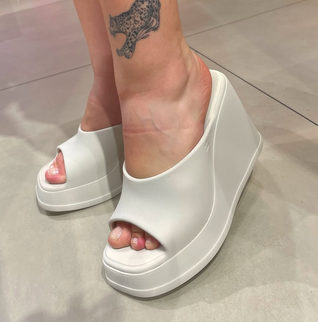 Sandália Anabela